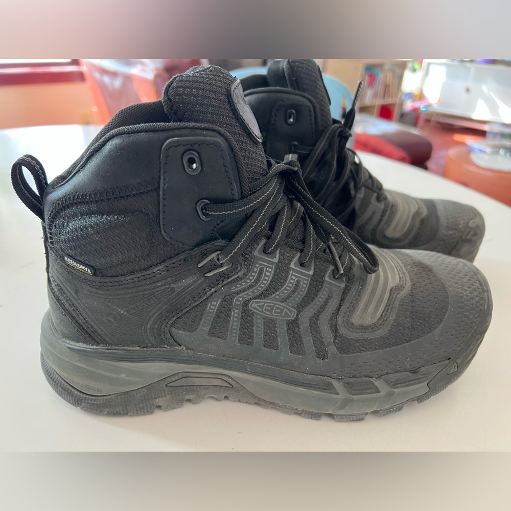Keen comp toe work boots, sz 9